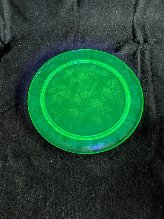 Vintage Other - 2/80$ Vintage Green uranium Floral Glass Serving Plate